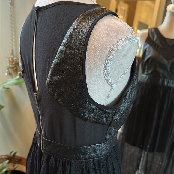 SEXY BLACK DRESS - Picture 3 of 5